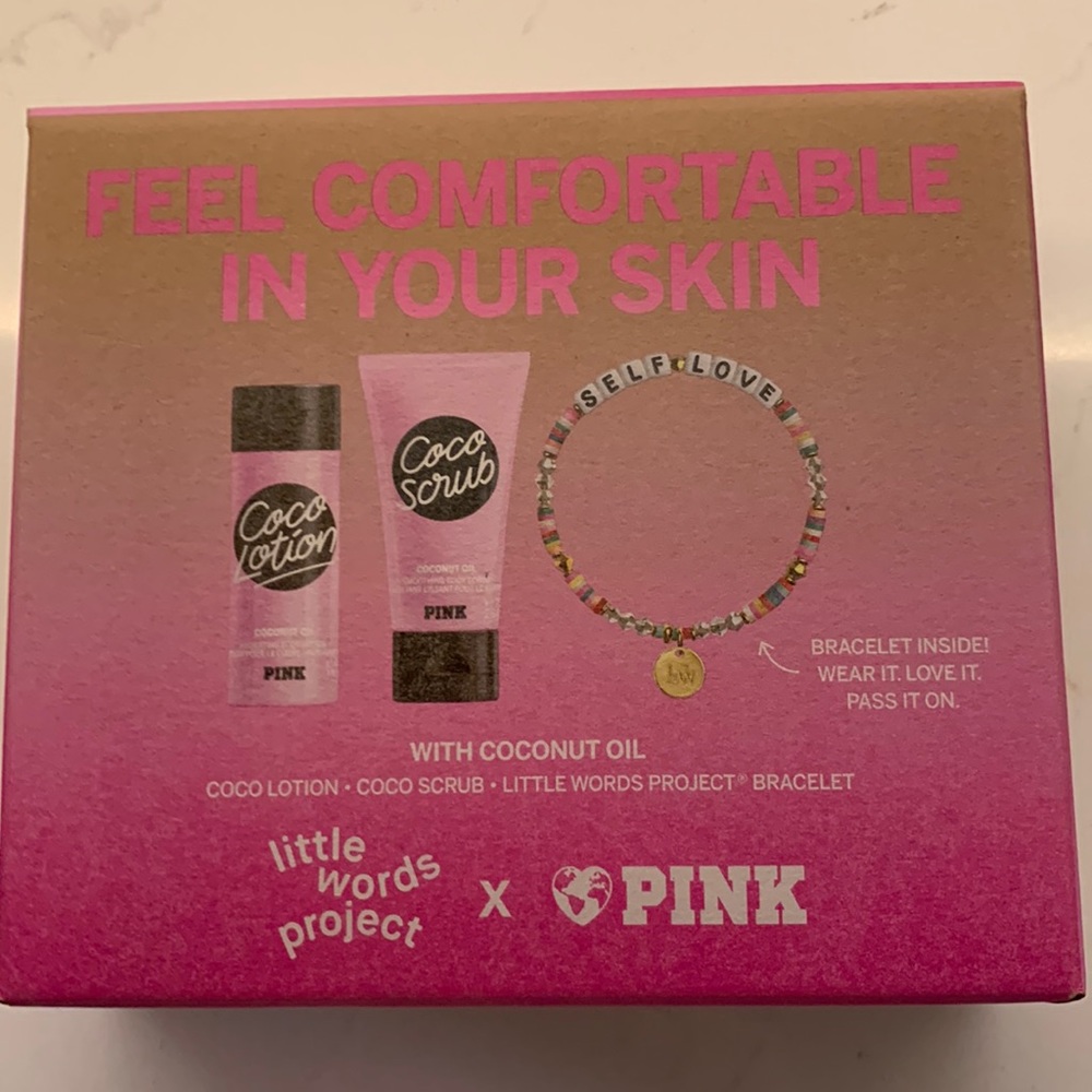 VS PINK Feel Comfortable in Your Skin Set